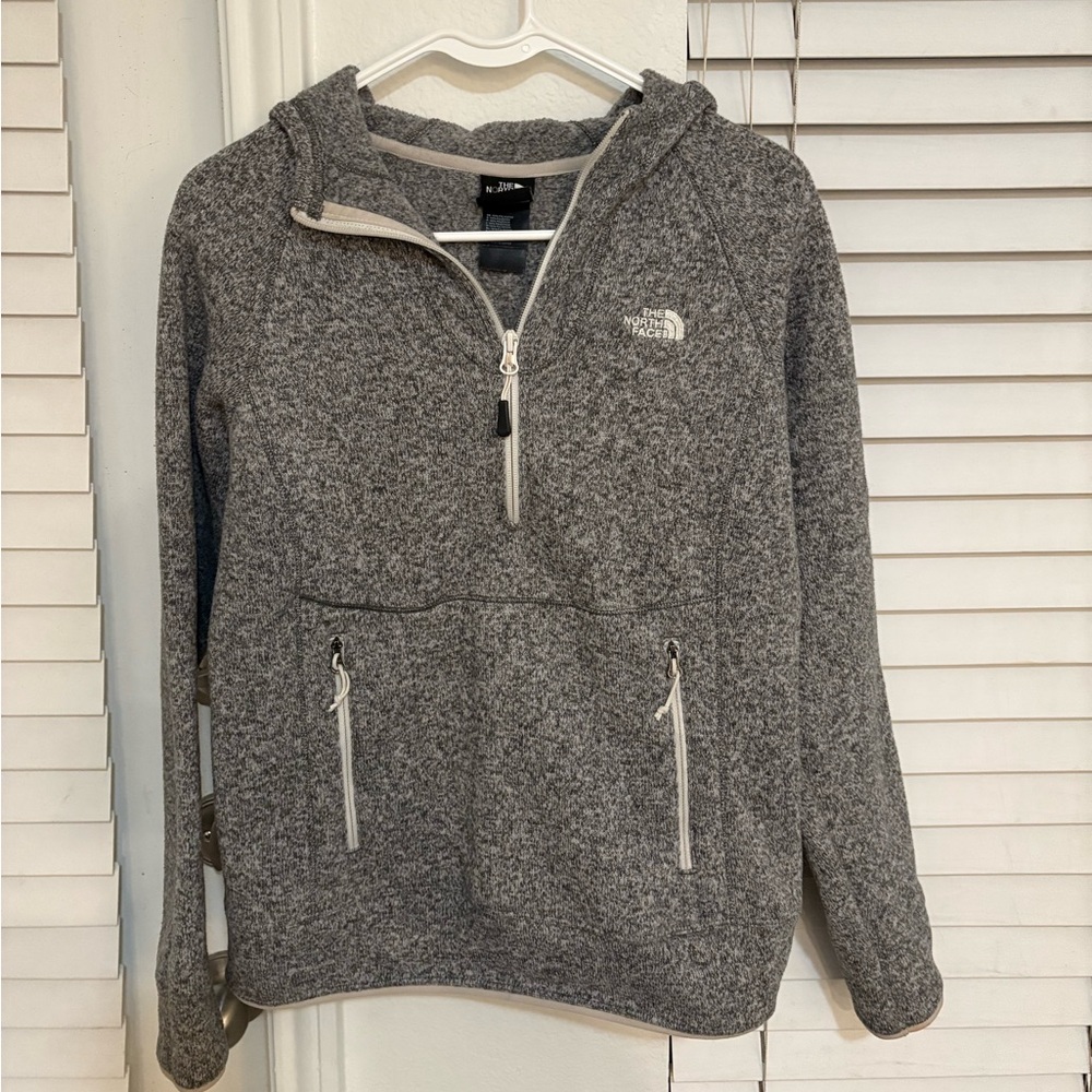 The North face pull over